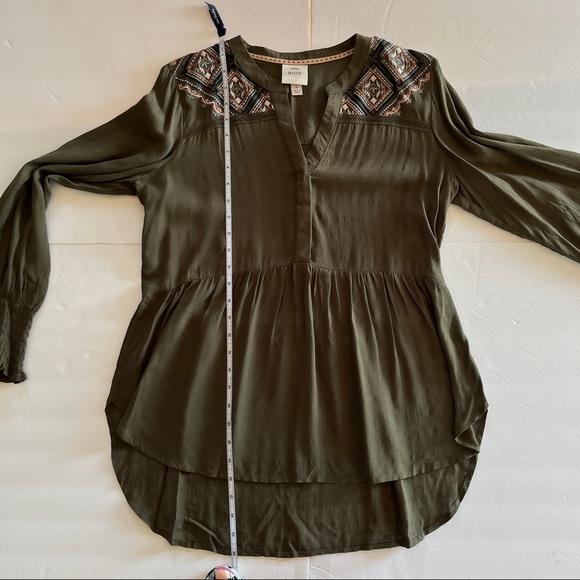 Knox Rose Olive Green Embroidered Babydoll Hi Lo Top - Picture 10 of 11